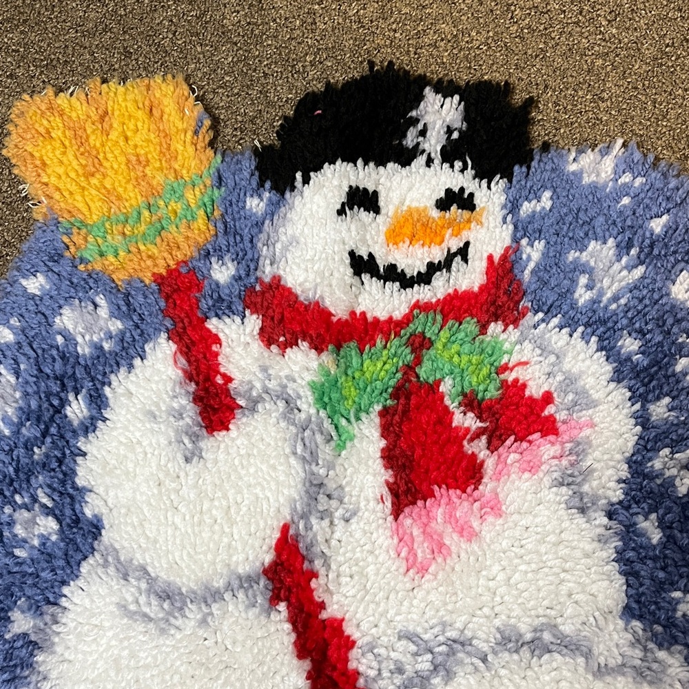 Vintage 1980s Latch Hook Christmas Snowman Handmade Winter Wall Hanging Rug Mat - Picture 6 of 6